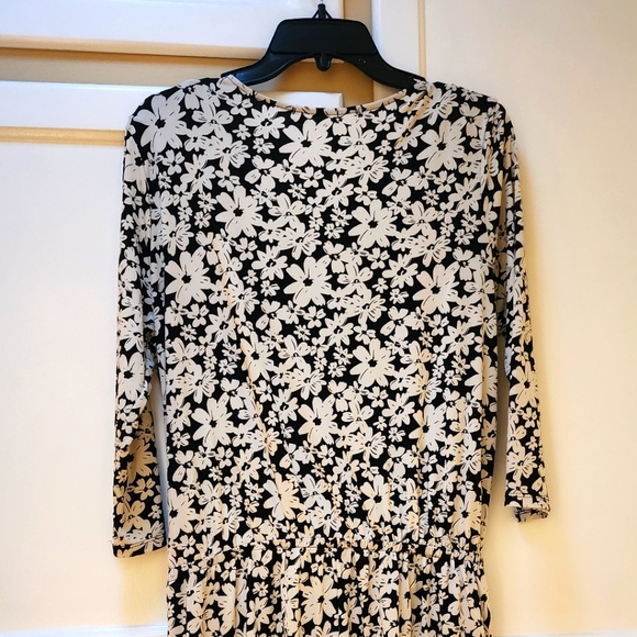 Kaleigh Keeney Knit Floral Black and White Romper - Picture 4 of 10